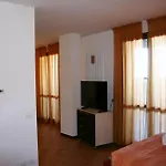 Cimone Supersci Polle-life Hotel apartamentowy Riolunato