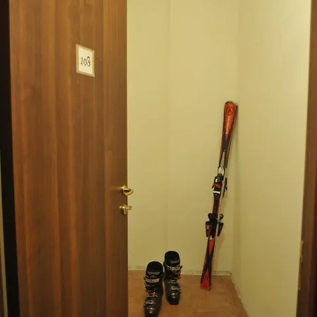 Cimone Supersci Polle-life Apartmanhotel 4*